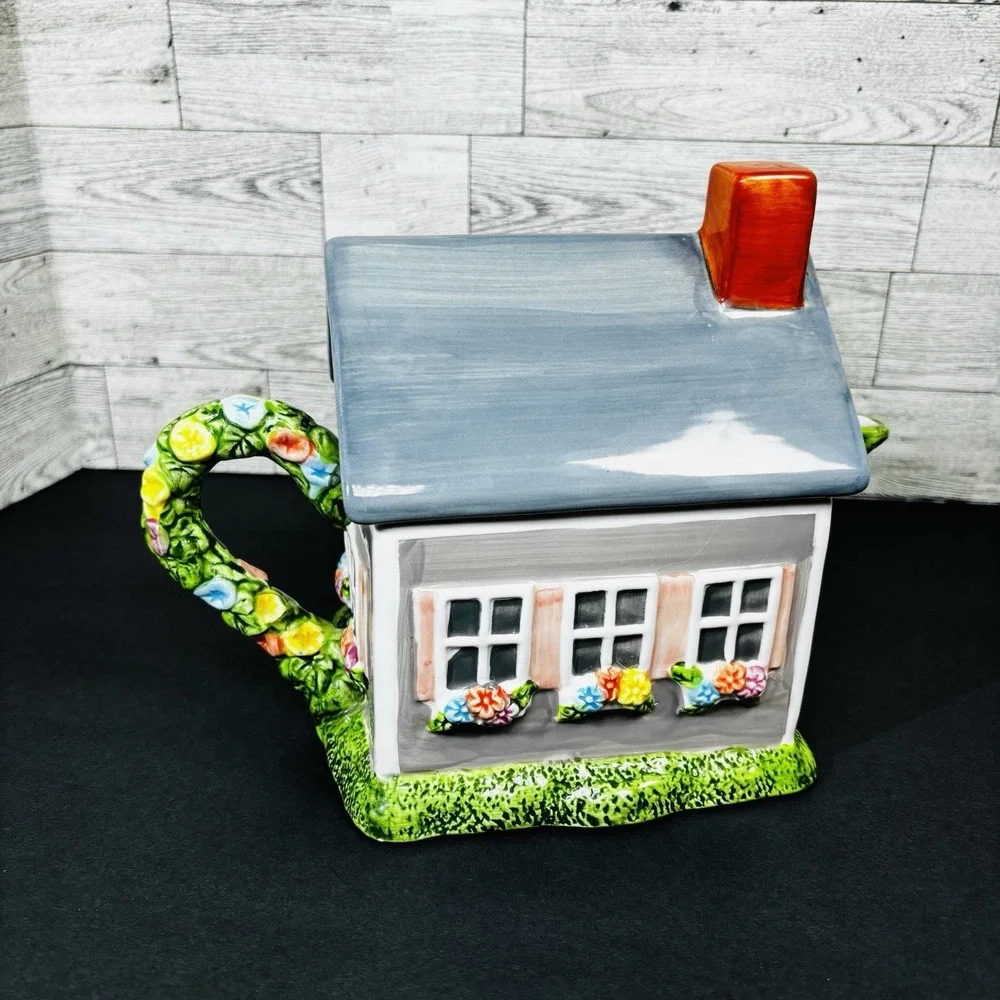 Sakura Claire Murray NANTUCKET Earthenware‎ Hand Painted Flower House Teapot